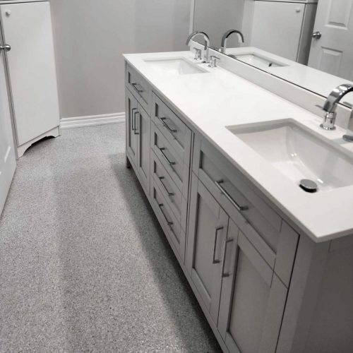 alt="interior radiant floor in a home bathroom"