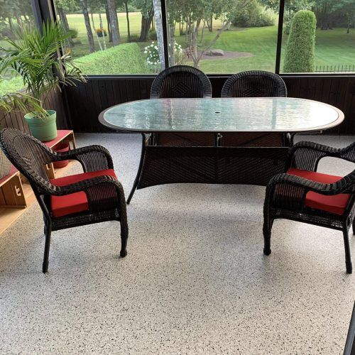alt="radiant floor veranda made of polyaspartic floor"